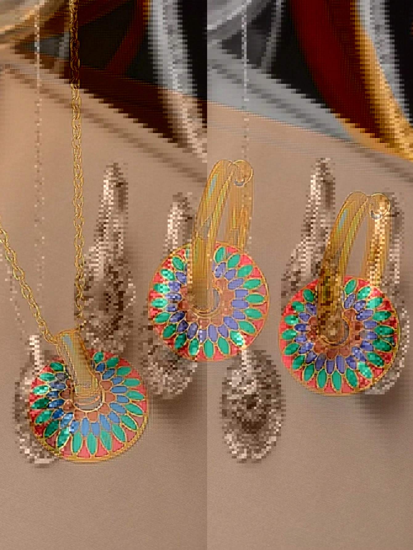 Fashionable Round Set